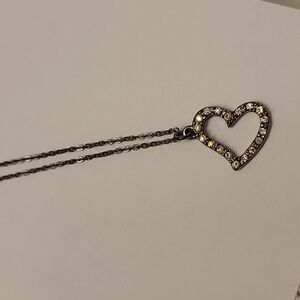 SALE 😍 4/$15! Crystal Heart Necklace - EUC